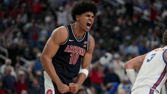 Prvák Koa rašelina vedie Arizona v minulosti vládnucej NCAA CHAMPION Prvák Koa rašelina vedie Arizona v minulosti vládnucej NCAA CHAMPION FLIDA