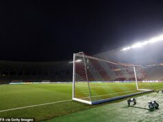 Qarabag dostal pokutu 5 000 eur za rasistické zneužívanie namierené proti hviezdam Chelsea do 19 rokov počas zápasu Youth League Qarabag dostal od UEFA pokutu 5 000 eur za rasistické zneužívanie zo strany fanúšika v zápase mládežníckej ligy proti Chelsea