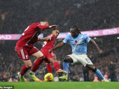 ROZBOR: Ako Jeremy Doku roztrhal Liverpool, taktické vylepšenia, ktoré urobil Pep Guardiola, aby dostal to najlepšie z krídelníka Manchestru City, a štatistiky, ktoré dokazujú, že je najlepším driblérom v Premier League. Len málo hráčov nosí loptu tak často alebo tak dobre ako Jeremy Doku, ktorý sa 10-krát chopil svojej značky v zápase Manchester City s Liverpoolom 3:0.