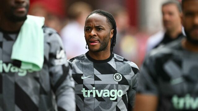 Raheem Sterling a rodina sú po vlámaní do domu v bezpečí
