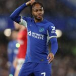 Raheem Sterling sa stal obeťou vlámania do domu, keď bol doma so svojimi deťmi