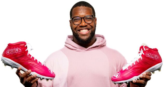 Rams' Kobie Turner zdôrazňuje práva prisťahovalcov prostredníctvom kampane na kopačky
