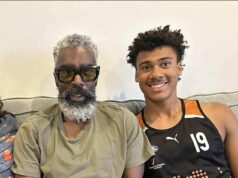 Rastúce vyhliadky AFL sa otvárajú o šokujúcej rodinnej tragédii na promócii Zosnulý otec Averyho Thomasa Clyde (na obrázku vedľa Averyho) bol hlavným zdrojom inšpirácie pre tínedžera.