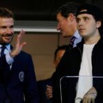 Reakcia Brooklyna Beckhama na to, že otec David konečne získal rytiersky titul | Futbal | Šport
