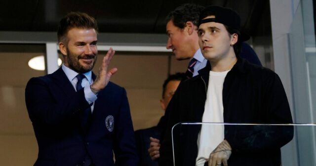 Reakcia Brooklyna Beckhama na to, že otec David konečne získal Reakcia Brooklyna Beckhama na to, že otec David konečne získal rytiersky titul | Futbal | Šport