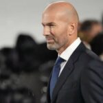 Real Madrid Eyes Zinedine sa vracia ako Xabi Alonso Reels uprostred šatne