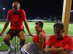 Real Madrid ma chcel, keď som odišiel z Liverpoolu – odmietol som ich, pretože to nebolo správne Fabinho, Roberto Firmino a Luis Diaz z Liverpoolu v ľadovom kúpeli na konci tréningu v Alpine Football Camp