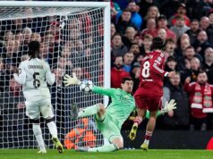 Real Madrid odišiel s obmedzením škôd po porážke s Liverpoolom Mac Allister oslavuje proti Realu Madrid / Reuters