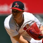 Red Sox land veterán nadhadzovač Sonny Gray ako Cardinals absorbovať platový zásah