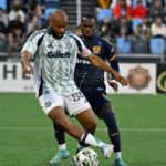 Revs znovu podpísali zmluvu s D Andrewom Farrellom pre klubový rekord 14. sezóny