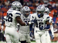 Rice láka študentov na bezplatné pivo pred zápasom v Severnom Texase Rice láka študentov na bezplatné pivo pred zápasom v Severnom Texase