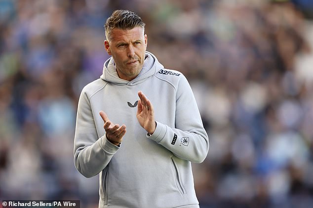 Rob Edwards je potvrdený ako nový šéf Wolves s tri Rob Edwards je späť v Premier League po tom, čo sa pripojil k Wolves na tri a pol ročnej zmluve