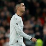 Ronaldo riskuje zákaz na majstrovstvách sveta po červenej karte za úder lakťom do obrancu Írska v kvalifikačnom zápase