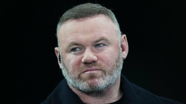 Rooney kritizuje top hviezdu Reds za to, že „nepomáha“; menuje favoritov na titul PL s Arsenalom "nervóznym"
