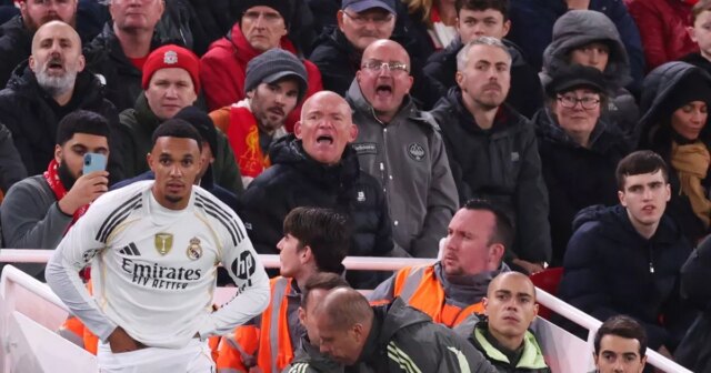 Roy Keane mieri na Liverpool s „triednym“ komentárom po tom, Trent Alexander-Arnold z Realu Madrid ohováral fanúšikov, keď nastúpil ako náhradník počas zápasu fázy MD4 Ligy majstrov UEFA 2025/26 medzi Liverpool FC a Real Madrid CF na Anfielde 4. novembra 2025 v Liverpoole v Anglicku