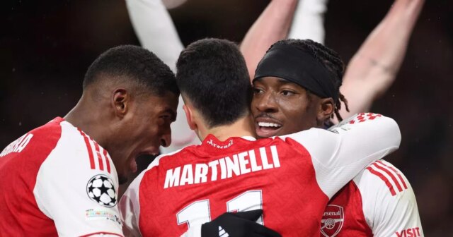 Gabriel Martinelli a Noni Madueke tento víkend bojujú o štart za Arsenal proti Chelsea