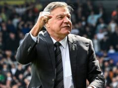 Rozhovor SAM ALLARDYCE: Bývalý šéf Anglicka odhaľuje plány manažmentu na dovolenke svojich chlapcov s Alanom Pardewom a Tonym Pulisom a svoj pohľad na mánii v Premier League. Sam Allardyce je otvorený ďalšej manažérskej práci, ale aktívne sa nesnaží využiť príležitosti