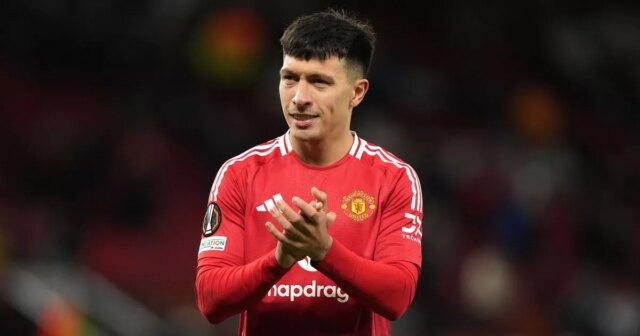 Ruben Amorim odovzdal novú správu Lisandrovi Martinezovi, keď sa pred Lisandro Martinez tlieska.