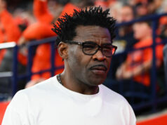 (SLEDOVAŤ) Michael Irvin dostane závrat po tom, ako 45 sekúnd nepretržite kričal po víťazstve Cowboys 24:21 nad Eagles logo pochodového šialenstva