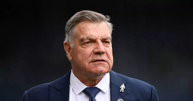 Sam Allardyce odmieta vylúčiť návrat do Premier League, keďže „čaká“ LIVERPOOL, ANGLICKO - 1. SEPTEMBER: Bývalý futbalový manažér Sam Allardyce má rozhovor s hostiteľom podujatia Spencerom Owenom (bez obrázku) v štvrtý deň majstrovstiev sveta FIFAe s futbalovým manažérom na výstavisku Liverpool 1. septembra 2024 v Liverpoole v Anglicku. (Foto Alex Livesey – FIFA/FIFA cez Getty Images)
