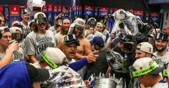 Šampión Svetovej série Dodgers čelí v tejto offseason štyrom otázkam Šampión Svetovej série Dodgers čelí v tejto offseason štyrom otázkam