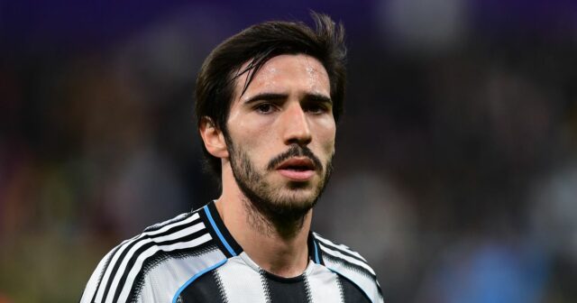 Sandro Tonali hrá za Newcastle United