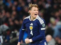 Scott McTominay poslal po kvalifikácii na majstrovstvá sveta odkaz bývalej hviezde Man Utd Scott McTominay zo Škótska oslavuje