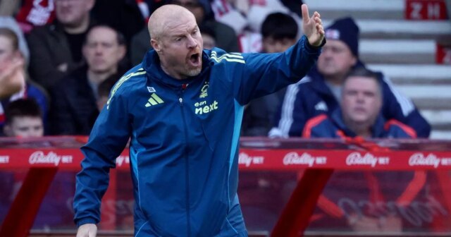 Sean Dyche na postrannej čiare