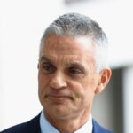 Šéf BBC Tim Davie rezignoval po kritike za úpravu Trumpovho prejavu | Správy z médií