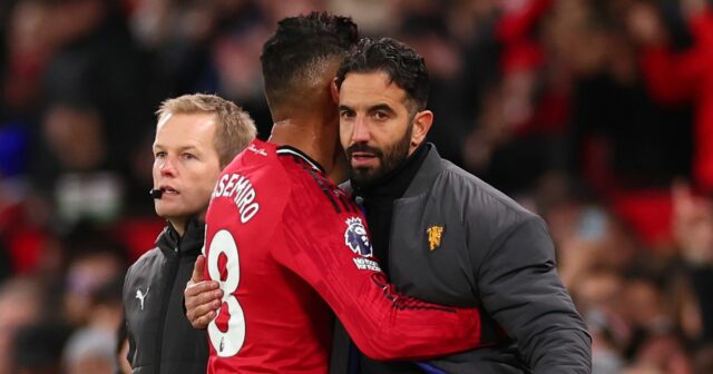 Manažér Manchestru United Ruben Amorim s Casemirom 