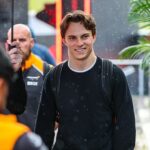 Viacerí starší piloti Formuly 1 vyzvali na naliehavé stretnutie s FIA po tom, ako Oscar Piastri (na obrázku) dostal počas Veľkej ceny Brazílie trest, ktorý označili za „neprijateľný“.