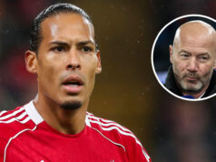 Shearer bije „nohatého, zmäteného“ Van Dijka a dvoch ďalších „tieňov“ Červených Shearer bije „nohatého, zmäteného“ Van Dijka a dvoch ďalších „tieňov“ Červených