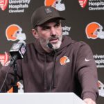 Tréner Browns Kevin Stefanski bol obvinený zo „sabotáže“ kariéry Shedeura Sandersa