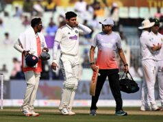Shubman Gill pocestuje do Guwahati, pretože BCCI poskytuje rozsiahle informácie o zraneniach pred druhým testom IND vs SA 2025 Rishabh Pant sa skvele držal v Kalkate. (Poďakovanie: Getty)