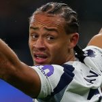 Simons dostane Sancho’d v „maximálnom ponížení“, pretože Spurs nemôže „dovoliť, aby to všetko vyšlo“ súperovi Eze Simons dostane Sancho'd v „maximálnom ponížení“, pretože Spurs nemôže „dovoliť, aby to všetko vyšlo“ súperovi Eze