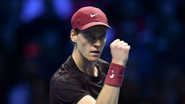 Sinner potopil De Minaur, aby sa dostal do finále v Turíne
