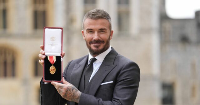 Sir David Beckham oslávil rytierstvo hviezdnou krčmovou párty | Futbal Sir David Beckham oslávil rytierstvo hviezdnou krčmovou párty | Futbal | Šport