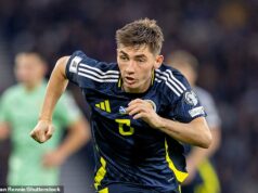 Škótska hviezda Billy Gilmour vylúčil cestu do Grécka… ale mohol by byť vhodný na zápas v Dánsku? Billy Gilmour nebude hrať žiadnu rolu v predposlednom zápase škótskej C-skupiny kvalifikácie na MS