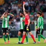 Sledujte: Antony žiada fanúšikov Realu Betis o odpustenie po tom, čo bol vylúčený proti Seville