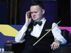 Snookerová hviezda Shaun Murphy obviňuje promotérov z „opovrhnutiahodného“ zaobchádzania po jeho „maratónskej 36-hodinovej ceste“ Shaun Murphy bol vyradený z turnaja Champion of Champions Lei Peifan