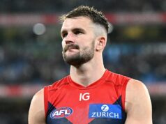 Špičkoví športovci odhaľujú šokujúci rozsah problému nelegálnych drog v austrálskom športe Štúdia odhalila, aké rozšírené sú nelegálne drogy v kódoch, ako sú AFL a NRL (na obrázku, hviezda zakázaných Melbourne Demons Joel Smith)