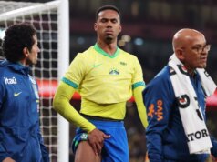 Správy Arsenalu: Mikel Arteta vyzval, aby podpísal „najtalentovanejšie“ eso Realu Madrid, keďže sa kríza zranení zhoršuje Manažér Arsenalu Mikel Arteta počas tréningu v Sobha Realty Training Center 07. novembra 2025 v London Colney, Anglicko.