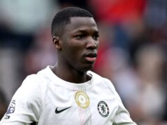 Správy Chelsea: Moises Caicedo čelí odmietnutiu, pretože hviezda hovorí, že nepriateľská reakcia „nebude ma znepokojovať“ Moises Caicedo reaguje