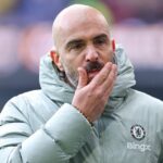 BURNLEY, ANGLICKO - 22. NOVEMBRA: Enzo Maresca manažér / hlavný tréner Chelsea počas zápasu Premier League medzi Burnley a Chelsea na Turf Moor 22. novembra 2025 v Burnley v Anglicku. (Foto: Robbie Jay Barratt - AMA/Getty Images)