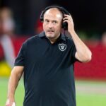 Správy NFL: Raiders vyhodili koordinátora špeciálnych tímov po prehre s Broncos