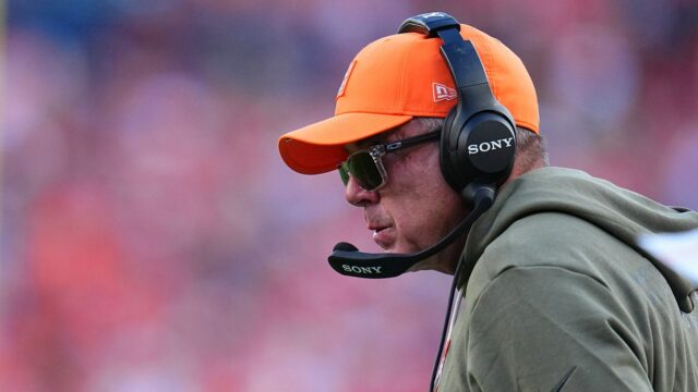 Správy NFL: Sean Payton z Broncos dostal penalizáciu za kolíziu Správy NFL: Sean Payton z Broncos dostal penalizáciu za kolíziu s funkcionárom