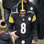 Správy NFL: Účty zdrsňujú Aarona Rodgersa Steelers v kľúčovom zápase