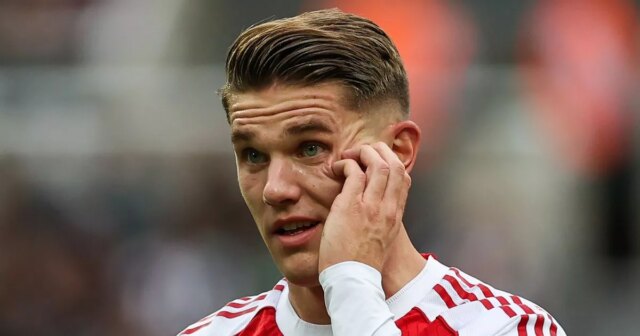 Manažér Arsenalu Mikel Arteta počas tréningu v Sobha Realty Training Center 07. novembra 2025 v London Colney, Anglicko.