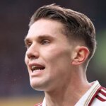 Viktor Gyokeres z Arsenalu gestikuluje počas zápasu Premier League medzi Burnley a Arsenalom na Turf Moor