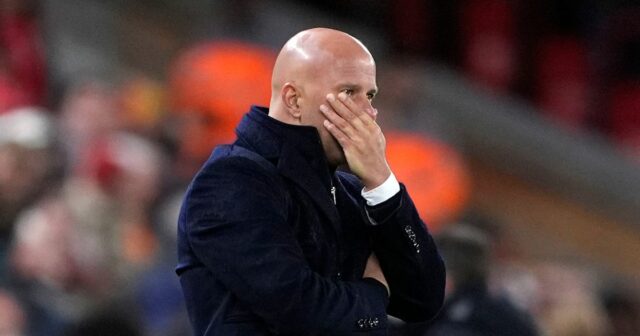 Správy z Liverpoolu: Arne Slot je vo „veľmi lepkavej“ situácii, Arne Slot je v Liverpoole pod tlakom po hrozných výsledkoch